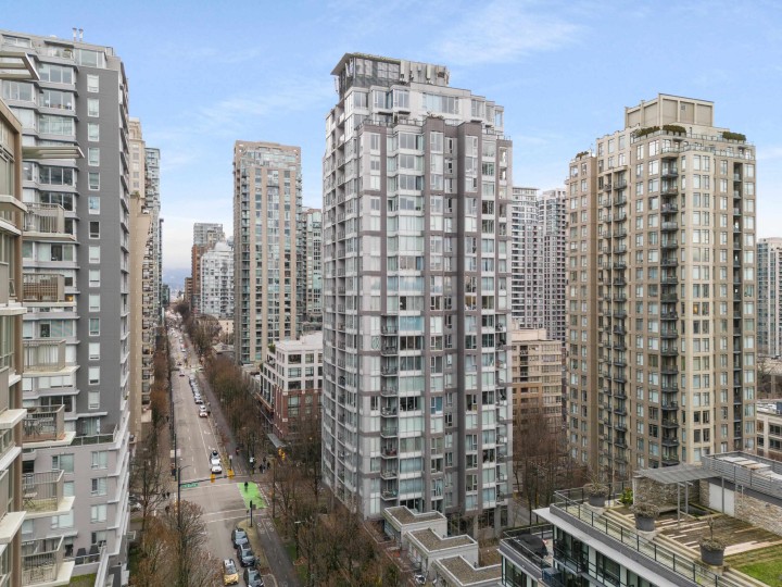 Photo 24 at 802 - 1010 Richards Street, Yaletown, Vancouver West