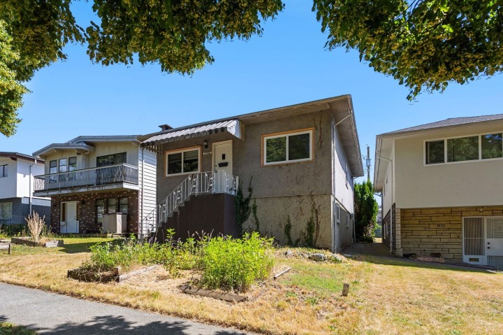 Photo 2 at 3186 E 28th Avenue, Renfrew Heights, Vancouver East