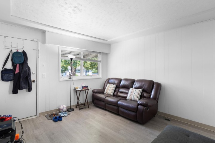 Photo 3 at 3186 E 28th Avenue, Renfrew Heights, Vancouver East