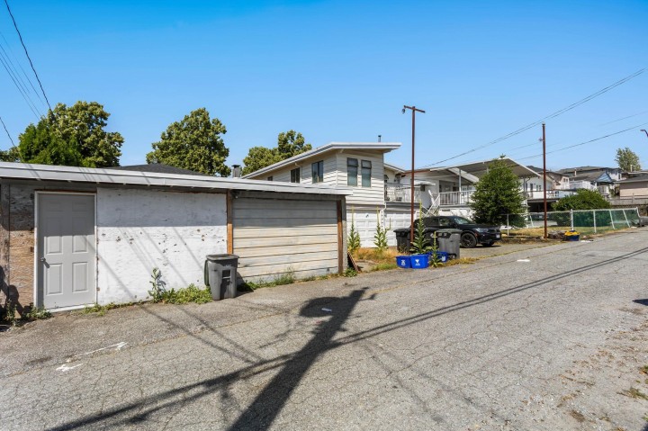 Photo 29 at 3186 E 28th Avenue, Renfrew Heights, Vancouver East