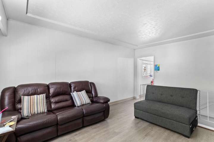 Photo 4 at 3186 E 28th Avenue, Renfrew Heights, Vancouver East