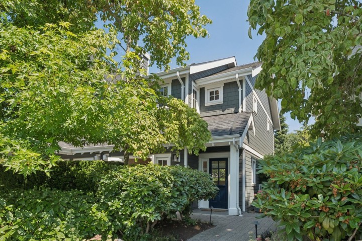 Photo 2 at 2071 Esquimalt Avenue, Ambleside, West Vancouver