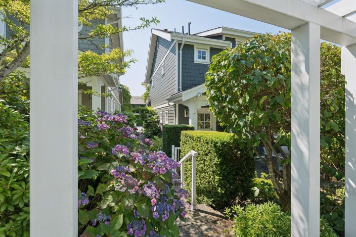 Photo 34 at 2071 Esquimalt Avenue, Ambleside, West Vancouver