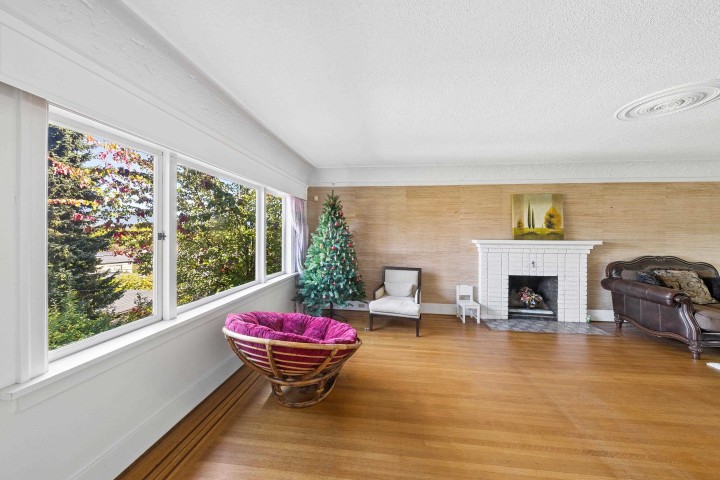 Photo 6 at 3993 W 10th Avenue, Point Grey, Vancouver West