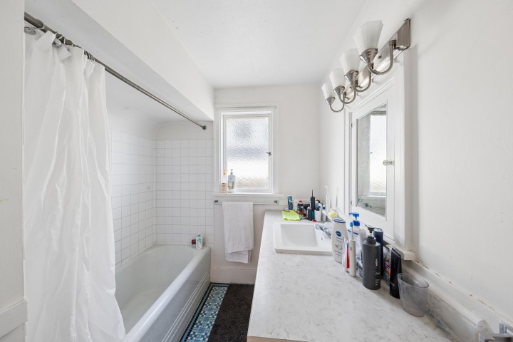 Photo 17 at 3993 W 10th Avenue, Point Grey, Vancouver West