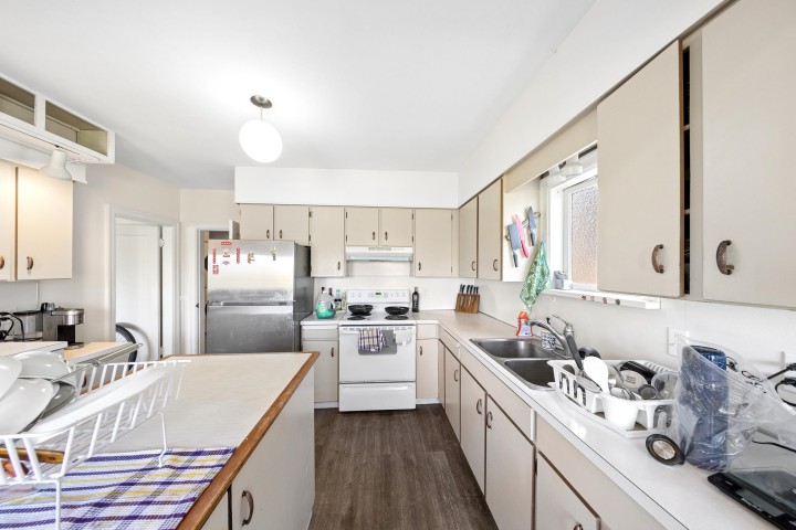 Photo 11 at 3993 W 10th Avenue, Point Grey, Vancouver West