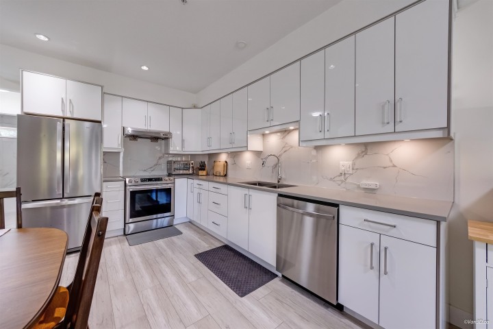 Photo 8 at 5003 Chambers Street, Collingwood VE, Vancouver East