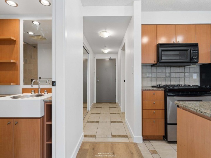 Photo 14 at 2208 - 1495 Richards Street, Yaletown, Vancouver West