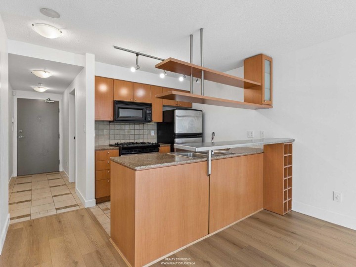 Photo 4 at 2208 - 1495 Richards Street, Yaletown, Vancouver West