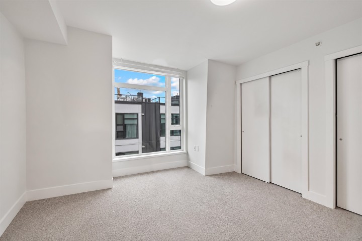 Photo 13 at 7615 Yukon Street, Marpole, Vancouver West