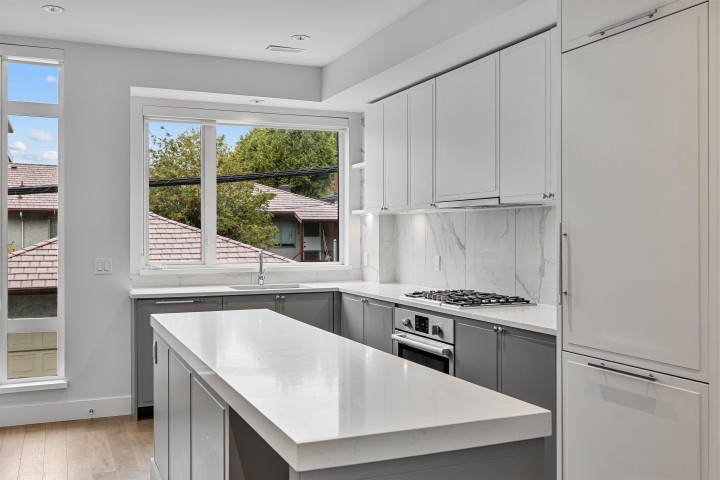 Photo 7 at 7615 Yukon Street, Marpole, Vancouver West