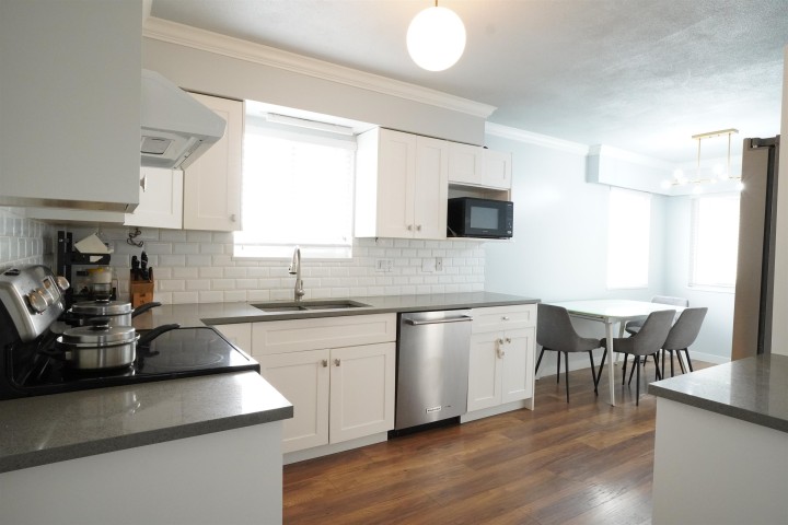 Photo 2 at 6819 Knight Street, South Vancouver, Vancouver East