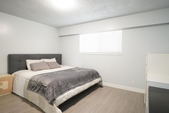 Photo 3 at 6819 Knight Street, South Vancouver, Vancouver East
