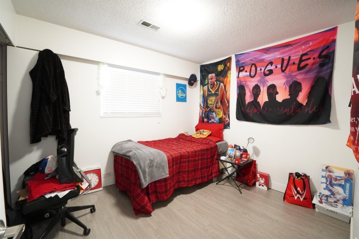 Photo 10 at 6819 Knight Street, South Vancouver, Vancouver East