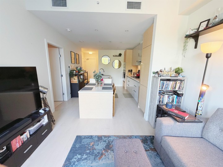 Photo 6 at 509 - 3538 Sawmill Crescent, South Marine, Vancouver East