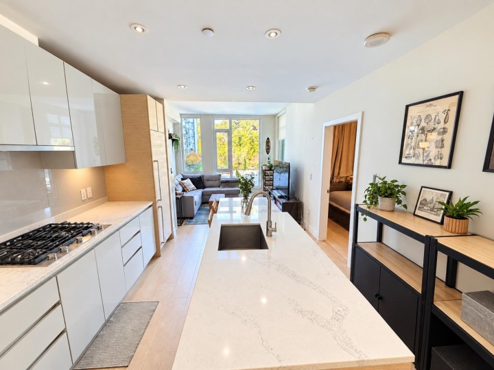 Photo 5 at 509 - 3538 Sawmill Crescent, South Marine, Vancouver East