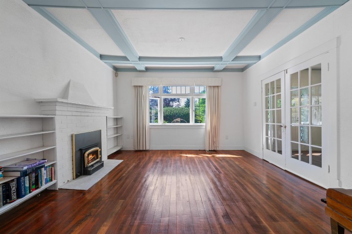 Photo 2 at 1376 11th Street, Sentinel Hill, West Vancouver