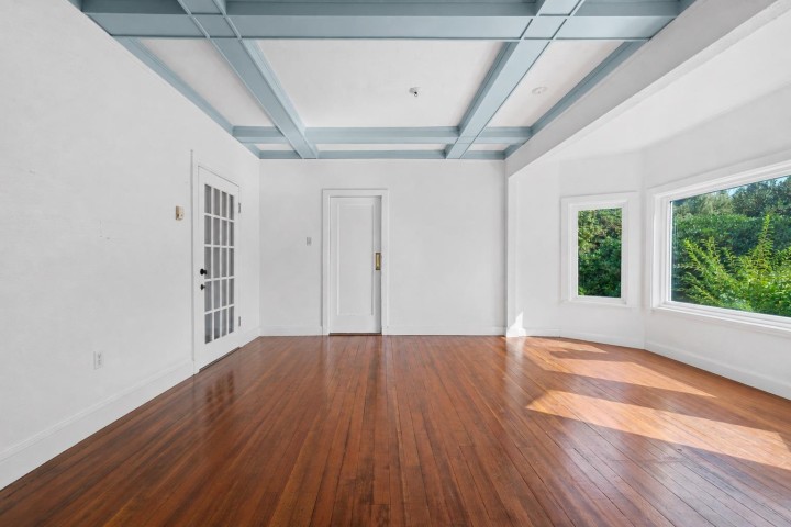 Photo 6 at 1376 11th Street, Sentinel Hill, West Vancouver