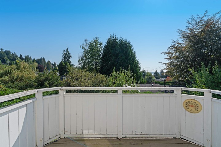 Photo 9 at 1376 11th Street, Sentinel Hill, West Vancouver