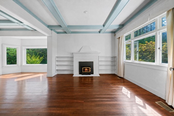 Photo 4 at 1376 11th Street, Sentinel Hill, West Vancouver