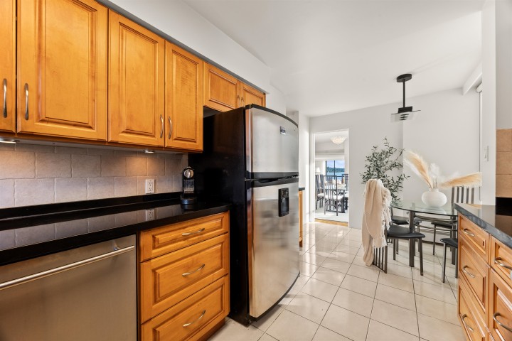 Photo 27 at 401 - 1930 Bellevue Avenue, Ambleside, West Vancouver