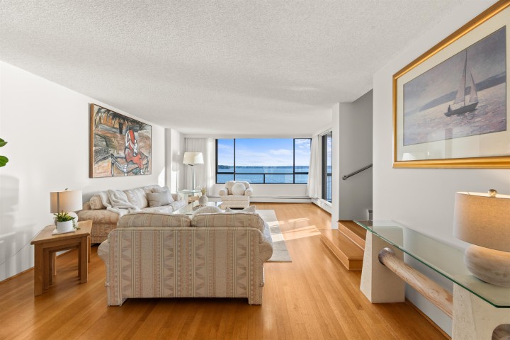 Photo 17 at 401 - 1930 Bellevue Avenue, Ambleside, West Vancouver