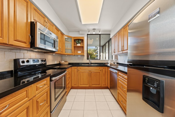 Photo 26 at 401 - 1930 Bellevue Avenue, Ambleside, West Vancouver