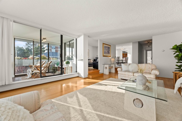 Photo 14 at 401 - 1930 Bellevue Avenue, Ambleside, West Vancouver