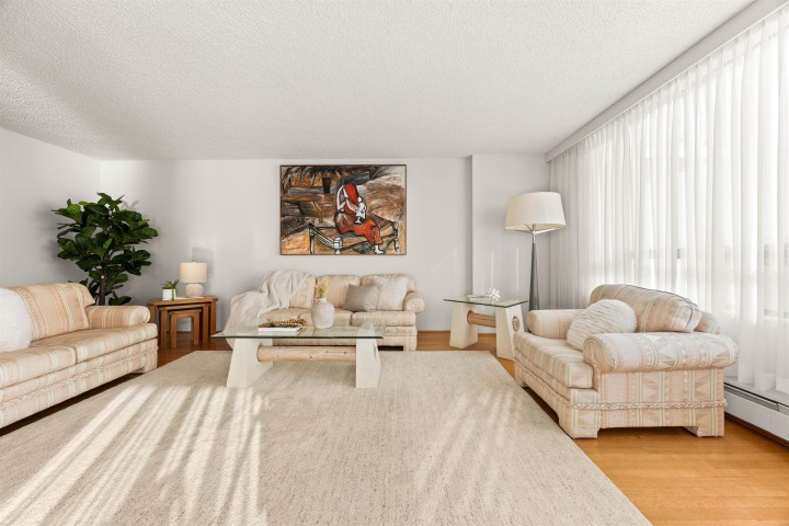 Photo 11 at 401 - 1930 Bellevue Avenue, Ambleside, West Vancouver