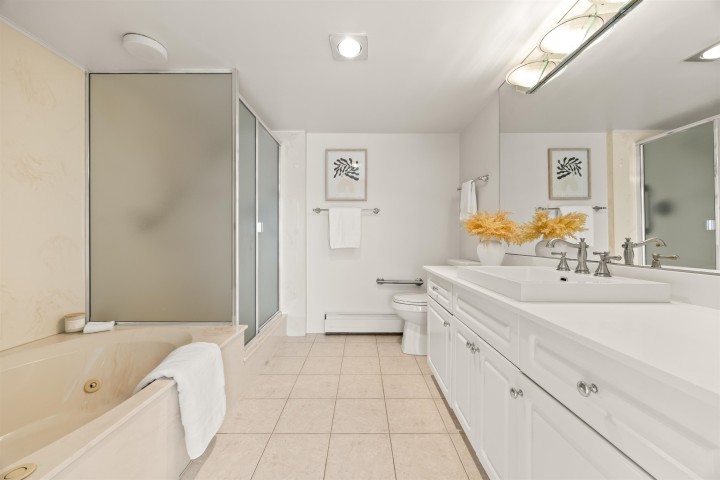Photo 31 at 401 - 1930 Bellevue Avenue, Ambleside, West Vancouver