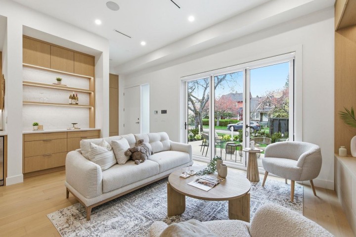 Photo 5 at 1 - 3708 W 18th Avenue, Dunbar, Vancouver West