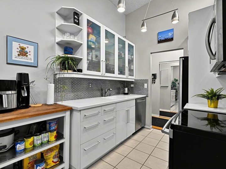 Photo 13 at 319 - 550 E 6th Avenue, Mount Pleasant VE, Vancouver East