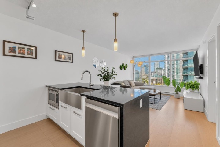 Photo 22 at 2102 - 888 Homer Street, Downtown VW, Vancouver West