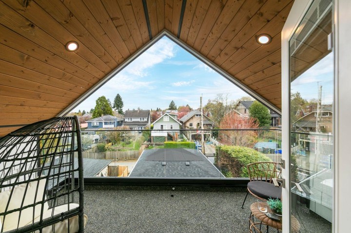 Photo 32 at 2 - 3708 W 18th Avenue, Dunbar, Vancouver West