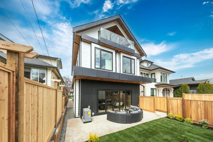 Photo 1 at 2 - 3708 W 18th Avenue, Dunbar, Vancouver West
