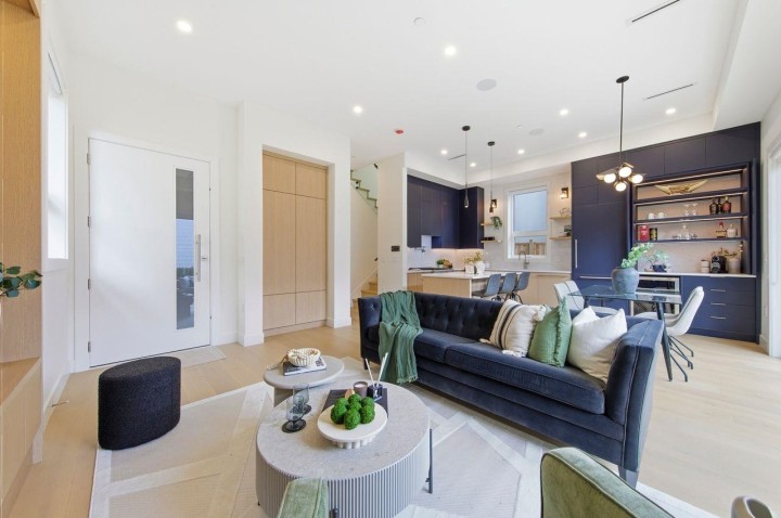 Photo 5 at 2 - 3708 W 18th Avenue, Dunbar, Vancouver West