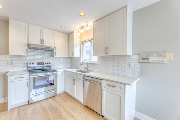 Photo 8 at 3028 E 26th Avenue, Renfrew Heights, Vancouver East