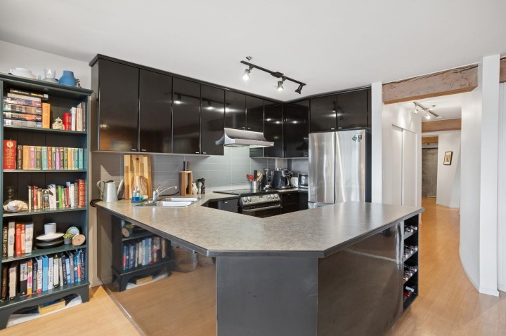 Photo 17 at 305 - 1066 Hamilton Street, Yaletown, Vancouver West