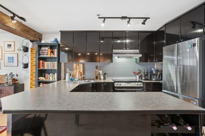 Photo 12 at 305 - 1066 Hamilton Street, Yaletown, Vancouver West