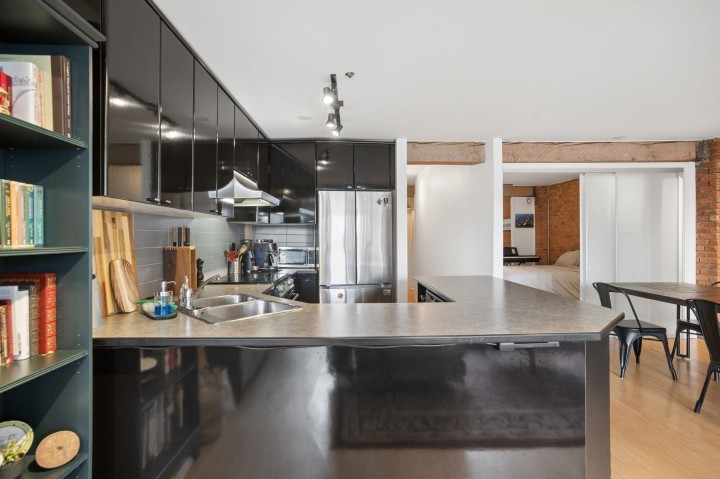 Photo 11 at 305 - 1066 Hamilton Street, Yaletown, Vancouver West