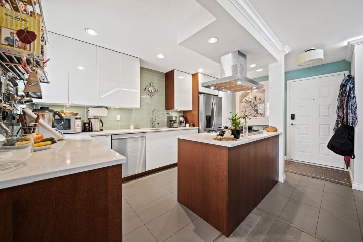 Photo 3 at 6 - 1234 W 7th Avenue, Fairview VW, Vancouver West