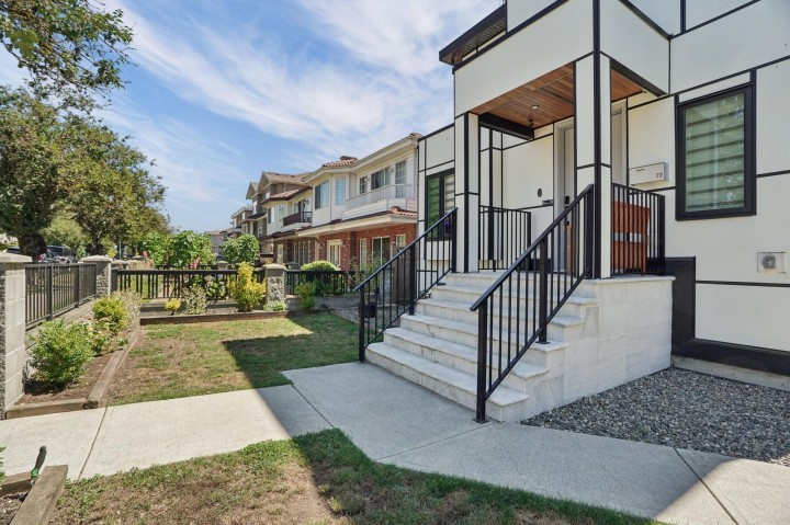 Photo 6 at 72 E 57th Avenue, South Vancouver, Vancouver East