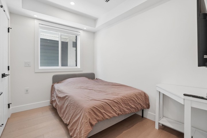 Photo 16 at 72 E 57th Avenue, South Vancouver, Vancouver East