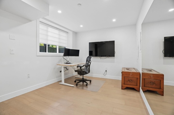 Photo 34 at 72 E 57th Avenue, South Vancouver, Vancouver East