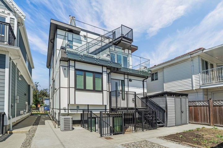 Photo 38 at 72 E 57th Avenue, South Vancouver, Vancouver East