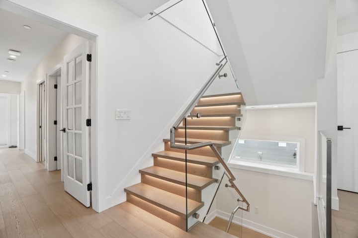 Photo 18 at 72 E 57th Avenue, South Vancouver, Vancouver East