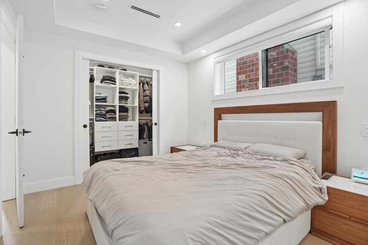 Photo 11 at 72 E 57th Avenue, South Vancouver, Vancouver East