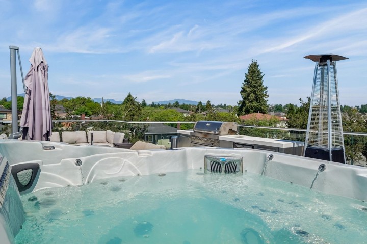 Photo 4 at 72 E 57th Avenue, South Vancouver, Vancouver East