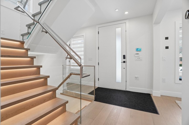 Photo 8 at 72 E 57th Avenue, South Vancouver, Vancouver East