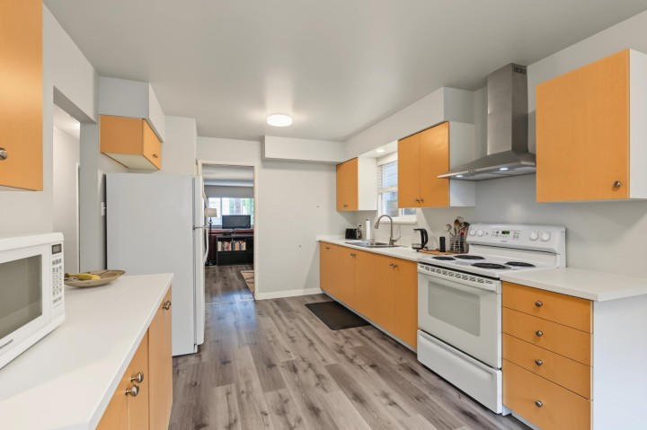 Photo 9 at 132-134 W 12th Avenue, Mount Pleasant VW, Vancouver West